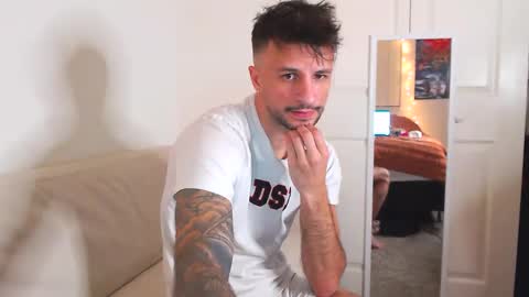 Snapshot of papijakey chatting on 03-11-25, 12:11  -- New Videos Down Below online show from 03-11-25, 12:11