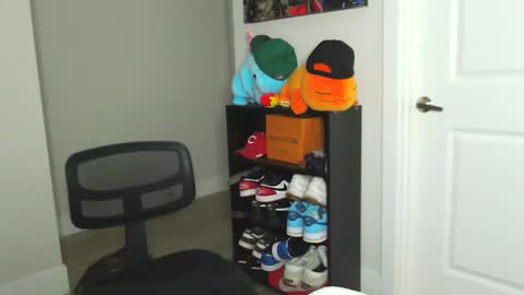 Snapshot of papijakey chatting on 10-07-25, 12:08  -- New Videos Down Below online show from 10-07-25, 12:08