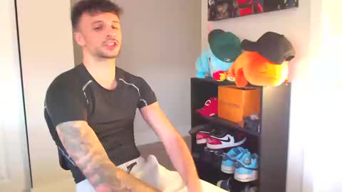 Snapshot of papijakey chatting on 10-11-25, 10:41  -- New Videos Down Below online show from 10-11-25, 10:41