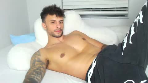 Snapshot of papijakey chatting on 10-17-25, 02:59  -- New Videos Down Below online show from 10-17-25, 02:59