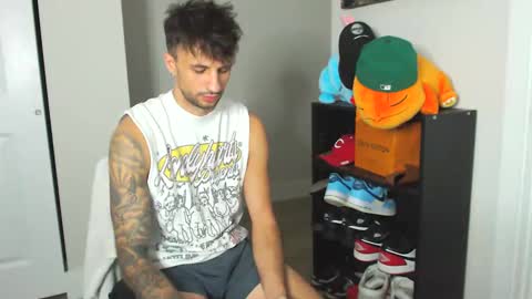 Snapshot of papijakey chatting on 10-23-25, 12:43  -- New Videos Down Below online show from 10-23-25, 12:43
