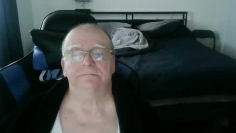 papilly online show from 04-26-26, 03:53