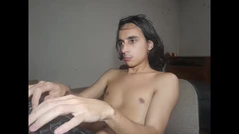 Snapshot of papito20cm chatting on 12-15-24, 01:46 Lau online show from 12-15-24, 01:46