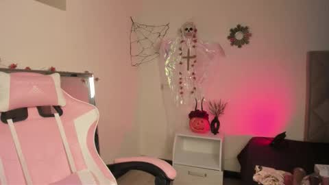 Paprika online show from 10-17-25, 06:43