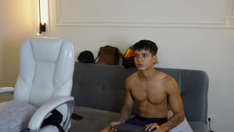 Snapshot of paradise_boy_s chatting on 01-18-25, 02:14 Ryan And Casper online show from 01-18-25, 02:14