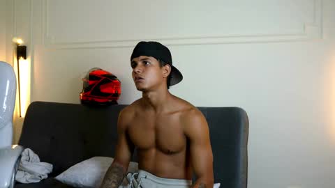 Snapshot of paradise_boy_s chatting on 02-07-25, 03:23 Ryan And Casper online show from 02-07-25, 03:23