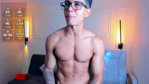 Snapshot of paradise_boy_s chatting on 10-20-25, 10:32 Ryan And Casper online show from 10-20-25, 10:32