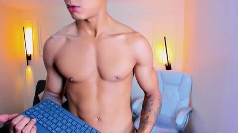 Snapshot of paradise_boy_s chatting on 10-31-25, 10:11 Ryan And Casper online show from 10-31-25, 10:11