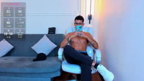 Snapshot of paradise_boy_s chatting on 11-04-25, 09:58 Ryan And Casper online show from 11-04-25, 09:58