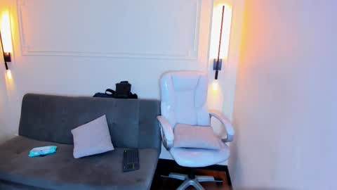 Snapshot of paradise_boy_s chatting on 12-13-25, 08:14 Ryan And Casper online show from 12-13-25, 08:14