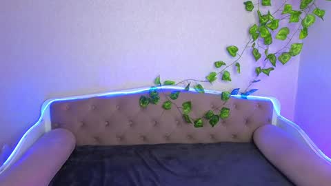 Allie  Alex Thumbs up if you like us online show from 12-19-24, 02:56