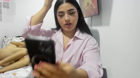 pareja_curiosa19 online show from 02-17-26, 01:35