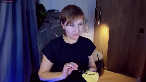 Paris online show from 02-22-25, 01:35