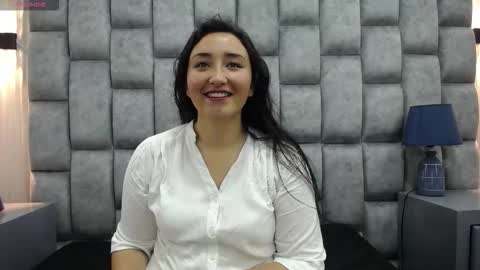 Snapshot of paris_love19 chatting on 11-10-25, 12:15 kitty online show from 11-10-25, 12:15