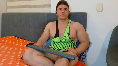 Snapshot of paris_mark chatting on 03-11-25, 09:02 Mark Paris online show from 03-11-25, 09:02