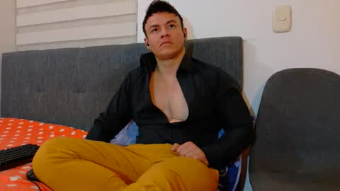 Snapshot of paris_mark chatting on 09-12-25, 05:51 Mark Paris online show from 09-12-25, 05:51