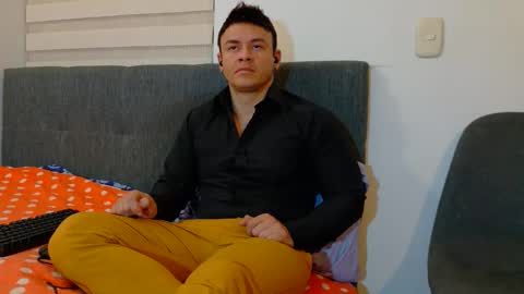 Snapshot of paris_mark chatting on 09-15-25, 05:18 Mark Paris online show from 09-15-25, 05:18