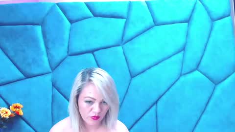 Snapshot of paris_squirtt chatting on 01-06-25, 11:31 paris_squirtt online show from 01-06-25, 11:31