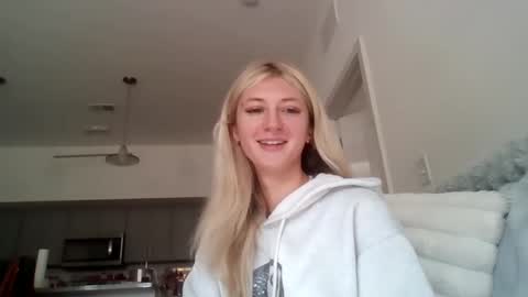 parisbaby2000 online show from 10-01-25, 02:45