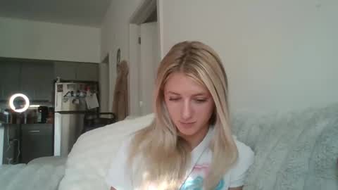 parisbaby2000 online show from 10-06-25, 02:25