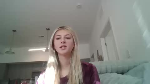 parisbaby2000 online show from 10-17-25, 01:03