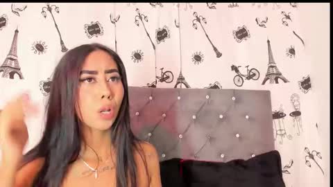 parisbritany__ online show from 10-23-25, 09:13