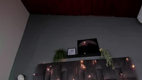 PARIS online show from 02-12-26, 07:53