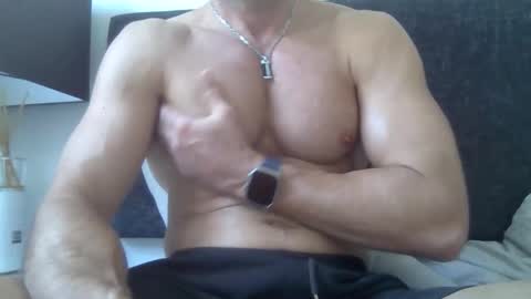 Porn Actor 21cm Hetero online show from 02-14-26, 10:12