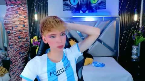 Snapshot of park_jimin1 chatting on 09-13-25, 02:44 park_jimin1 online show from 09-13-25, 02:44