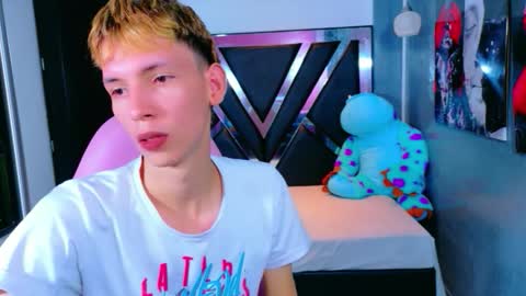 Snapshot of park_jimin1 chatting on 11-17-25, 02:56 park_jimin1 online show from 11-17-25, 02:56