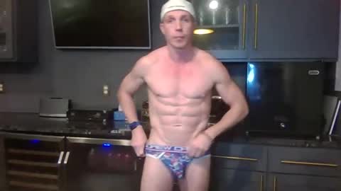 Snapshot of parkerflexes chatting on 12-17-25, 01:33 Parker online show from 12-17-25, 01:33