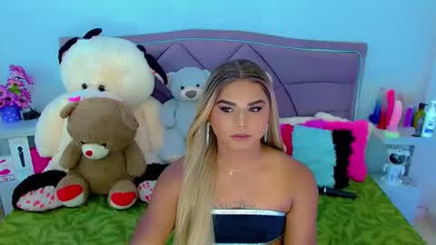 Snapshot of party_duo_trans chatting on 11-12-25, 06:03 sara y cata online show from 11-12-25, 06:03