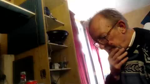 Snapshot of pascal88881 chatting on 12-06-24, 12:05 pascal88881 online show from 12-06-24, 12:05