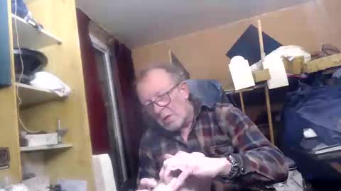 Snapshot of pascal88881 chatting on 12-09-24, 09:39 pascal88881 online show from 12-09-24, 09:39