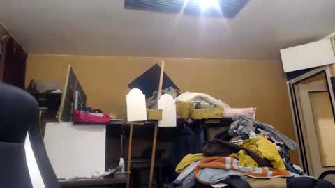 Snapshot of pascal88881 chatting on 12-15-24, 02:05 pascal88881 online show from 12-15-24, 02:05