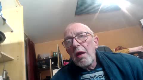 Snapshot of pascal88881 chatting on 12-31-24, 08:59 pascal88881 online show from 12-31-24, 08:59