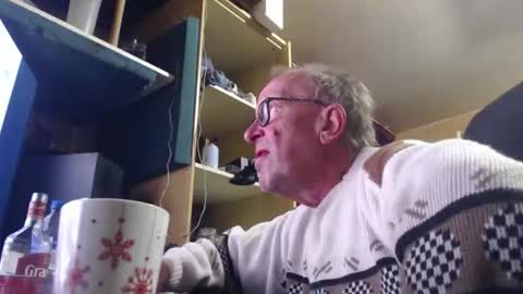 Snapshot of pascal88881 chatting on 10-12-25, 07:07 pascal88881 online show from 10-12-25, 07:07