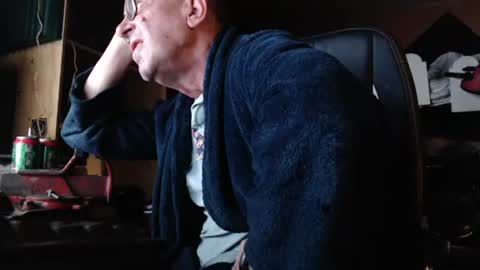 Snapshot of pascal88881 chatting on 11-01-25, 09:11 pascal88881 online show from 11-01-25, 09:11