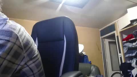 Snapshot of pascal88881 chatting on 11-15-25, 03:04 pascal88881 online show from 11-15-25, 03:04