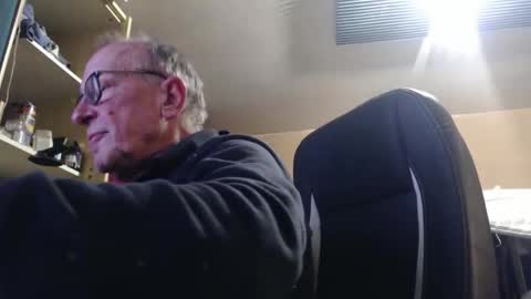 Snapshot of pascal88881 chatting on 11-19-25, 07:03 pascal88881 online show from 11-19-25, 07:03