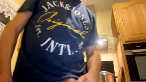 Snapshot of pascalou02 chatting on 12-16-25, 06:02 pascalou02 online show from 12-16-25, 06:02