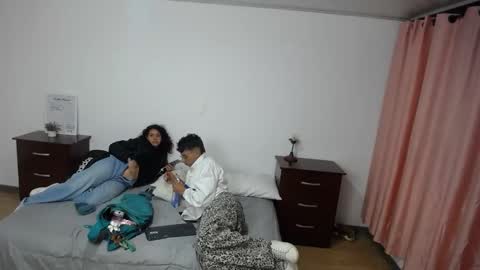 Snapshot of pasionados chatting on 10-09-25, 02:31 pasionados online show from 10-09-25, 02:31