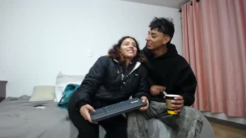 Snapshot of pasionados chatting on 10-14-25, 02:56 pasionados online show from 10-14-25, 02:56