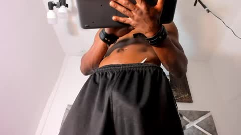 Snapshot of passion_black_ chatting on 05-14-26, 04:14 passion_black_ online show from 05-14-26, 04:14