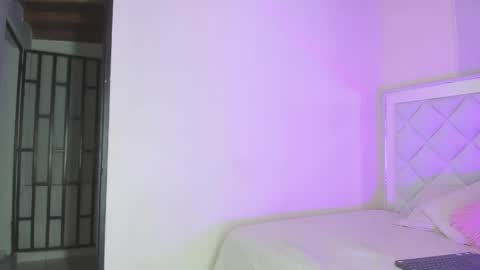 passionfruitx2 online show from 04-10-26, 12:05