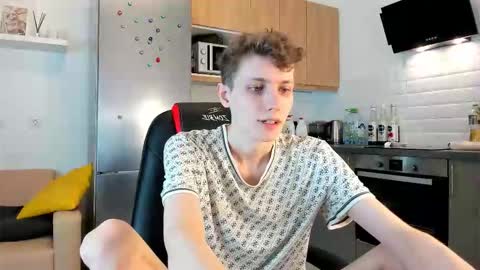 Snapshot of passionprince69 chatting on 09-19-25, 01:18 Alan online show from 09-19-25, 01:18