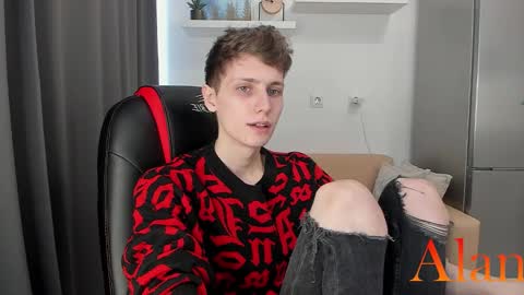 Snapshot of passionprince69 chatting on 10-02-25, 11:28 Alan online show from 10-02-25, 11:28