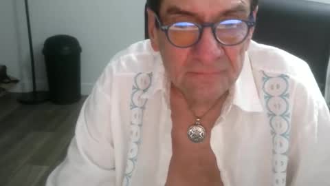 Snapshot of pastelito76 chatting on 01-12-26, 11:43 Bob online show from 01-12-26, 11:43