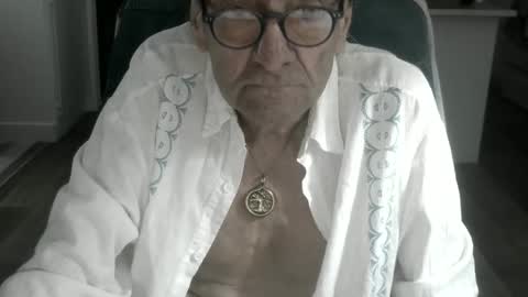 Snapshot of pastelito76 chatting on 02-24-26, 02:37 Bob online show from 02-24-26, 02:37