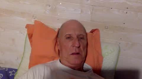 Pati24 online show from 10-24-25, 01:46